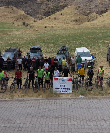 Doğaseverler Van Gölü için pedal çevirdi