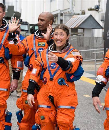 Artemis II'nin iki astronotu aktif görevden ayrılıyor