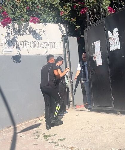 Zabıta ekipleri 12 KPSS adayını sınava yetiştirdi