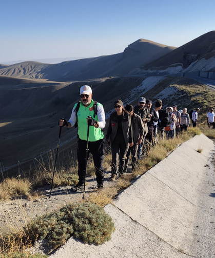 Bitlis'teki Nemrut Kalderası'nda "Çanak Yürüyüşü" yapılıyor