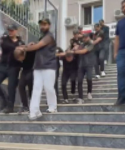 Kağıthane'de servis araçlarını yakan 9 kişi tutuklandı