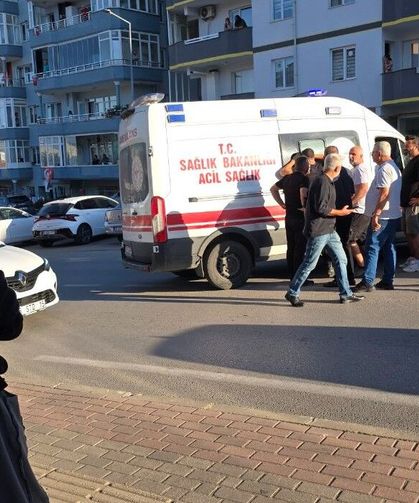 Kalp krizi geçiren sürücünün minibüsü kaza yaptı