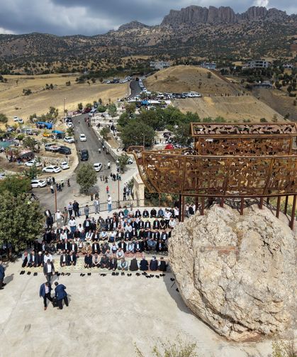 300 yıllık mezarlık ziyareti geleneği 5 bin kişiyi buluşturdu