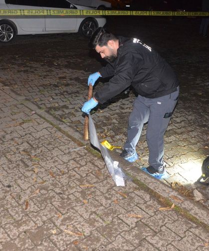 Tartıştığı iki arkadaşını bıçakla yaraladı