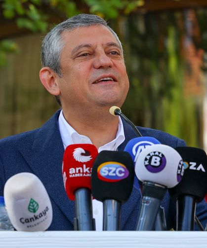 Özgür Özel: Partinin adını millet koydu, kimseye değiştirtmez