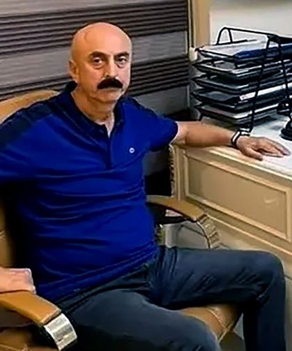 İş yerinin önünde otururken silahlı saldırıya uğrayarak öldü