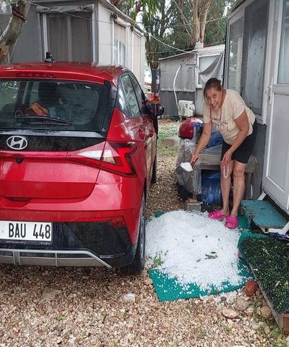 Mersin'de dolu yağdı