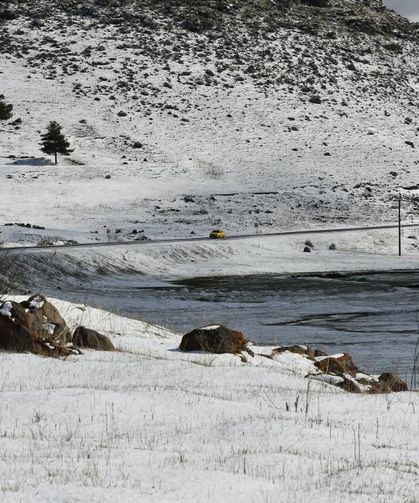 Kars'ın yüksek kesimlerine kar yağdı