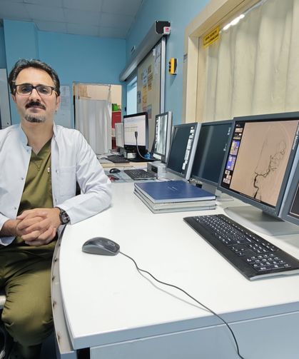 Van'da beyin damar yumağı ameliyatsız tedavi edildi