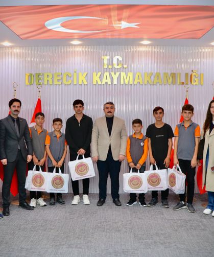 Derecik’te başarılı öğrencilerden Kaymakam Yazıcı’ya ziyaret