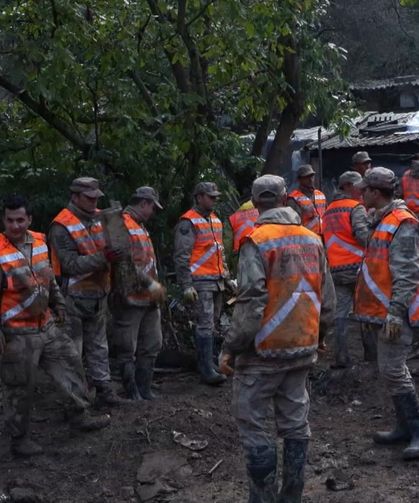 Ayazağa'da sel sonrası temizliğe jandarma desteği