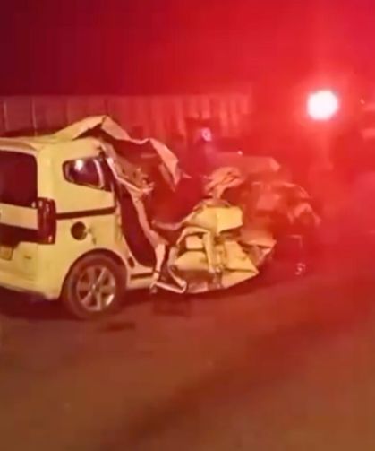 Mardin’de hafif ticari araç TIR’a çarptı: 6 yaralı