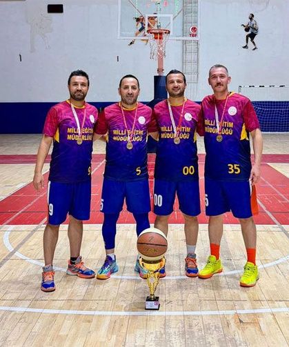 Hakkari MEB basketbol takımı şampiyon oldu