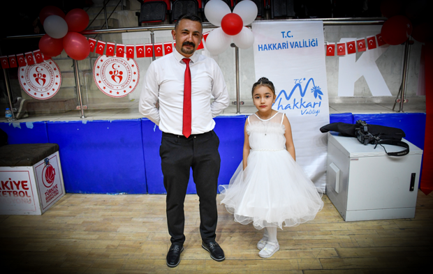 Hakkari'de 23 Nisan renkli görüntülerle kutlandı