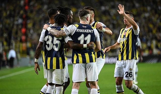 Fenerbahçe hem tutuyor hem atıyor