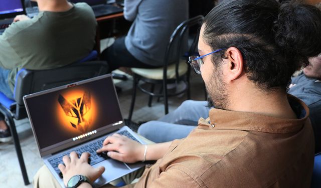 Üniversitelerde "beyaz şapkalı" hackerlar yetişiyor