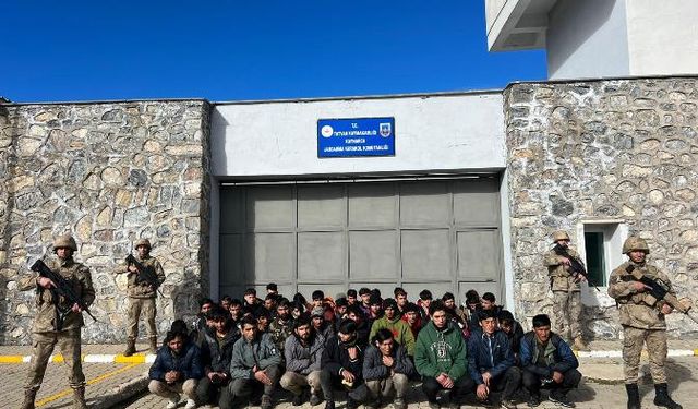 Bitlis'te 50 kaçak göçmen yakalandı