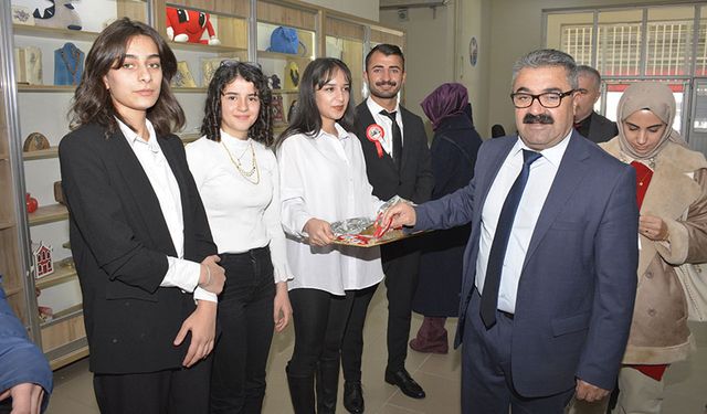 Hakkari'nin 30 yıllık emektar öğretmeni Nayif Turgut