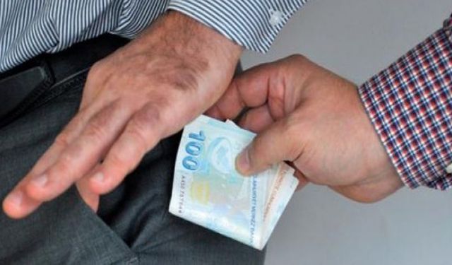 18 polis rüşvet suçlamasıyla tutuklandı