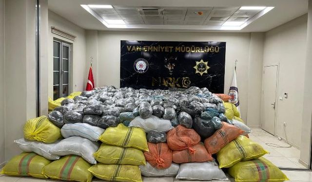 Van'da tonlarca uyuşturucu ele geçirildi