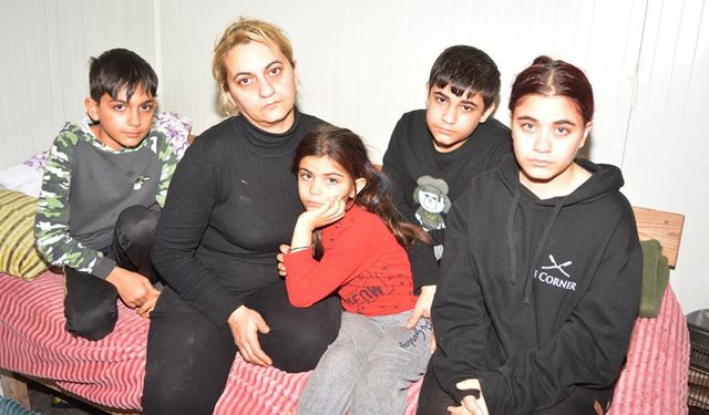 Depremzede kadın 4 çocuğuyla işsiz ve yuvasız kaldı