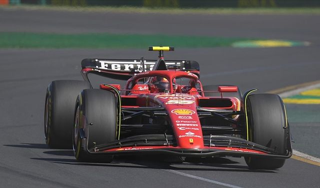 F1 Avustralya yarışında kazanan Carlos Sainz