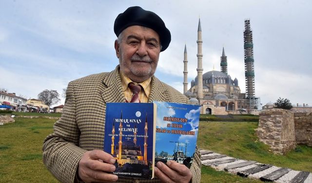Emekli müezzin, camideki 57 yıllık anılarını kitaplaştırdı