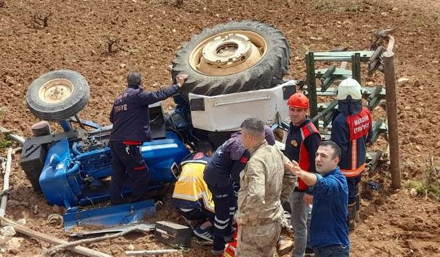 Mardin’de devrilen traktörün sürücüsü hayatını kaybetti