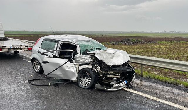 Diyarbakır'da iki araç kafa kafaya çarpıştı: 3 ölü, 5 yaralı