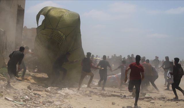 Gazze'de havadan yardım faciası: Böyle can verdiler