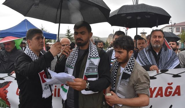 Üniversite Filistin'e destek için oturma eylemi başlattı