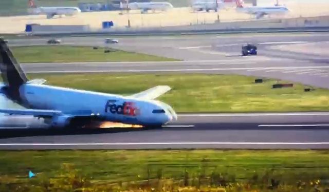 İstanbul Havalimanı'nda uçağın iniş takımları açılmadı