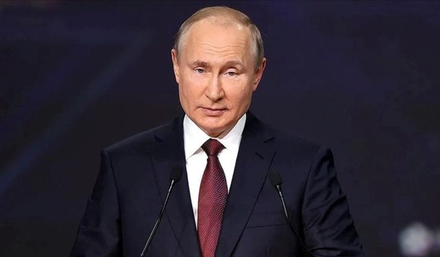Putin: Tek kutuplu düzen yıkılıyor