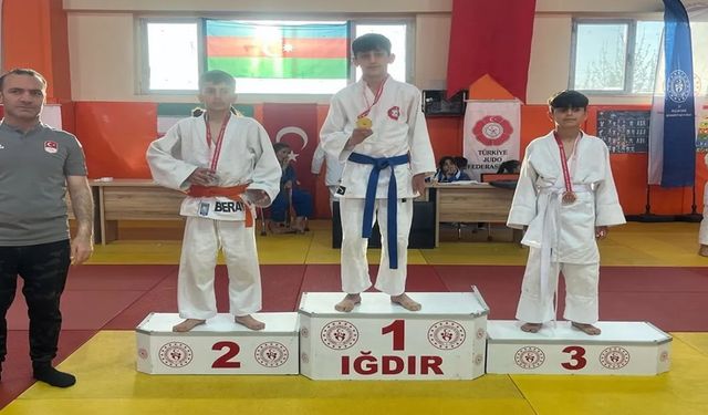 Hakkarili Judocular 11 madalya ile döndü!