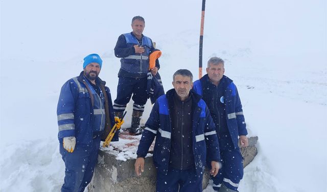 Hakkari Belediyesi'nin zorlu su mesaisi