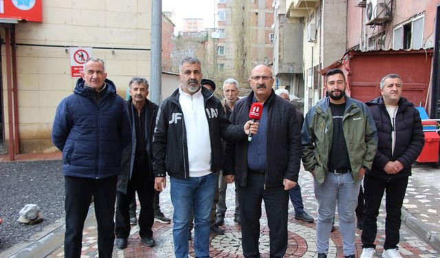 Hakkari’deki bu sokağın esnafı imar yolunun açılmasını istiyor