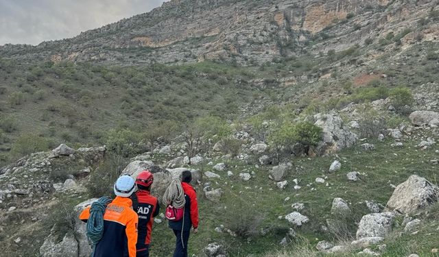 Kayalıktan düşen kişi hayatını kaybetti