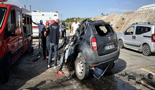 Elazığ’da TIR ile otomobil çarpıştı: 1 ölü, 2 yaralı