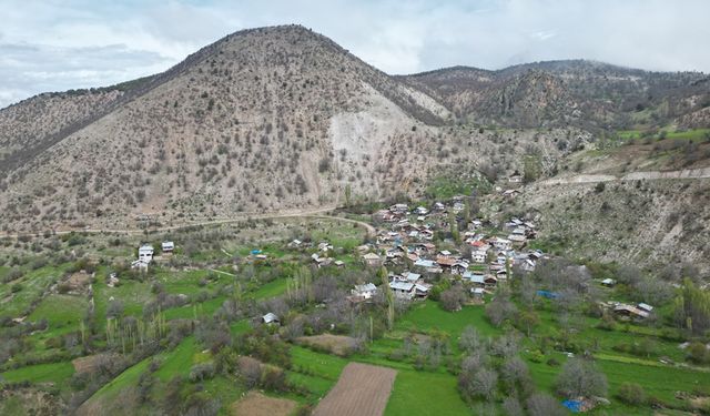 Taşınmasına karar verilen köyün yeni yeri beğenilmedi