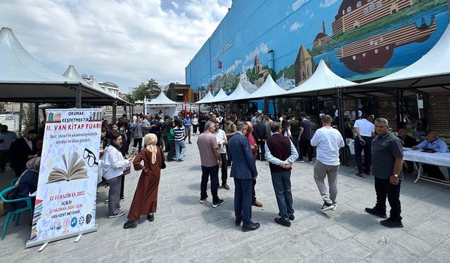 Van'da düzenlenen "2. Van Kitap Fuarı" başladı