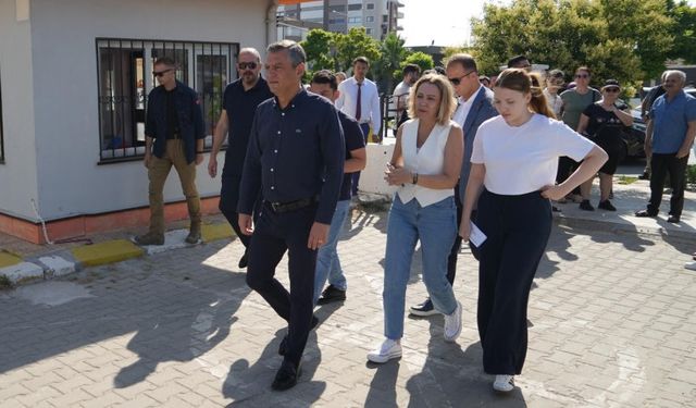 Özgür Özel, Nehir Zeyrek'i yine yalnız bırakmadı