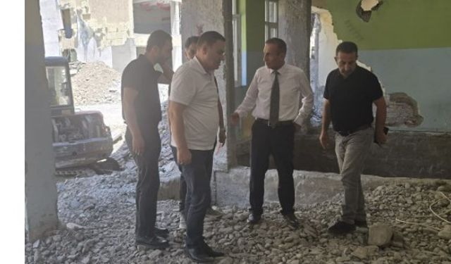 Müdür Adıgüzel binaların güçlendirme çalışmalarını inceledi