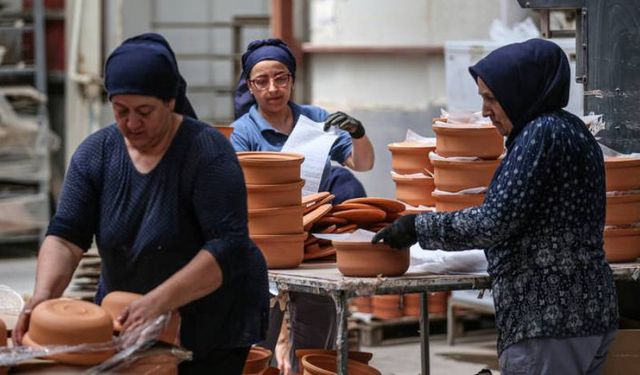 Kadınların şekillendirdiği çömlekler 94 ülkeye ihraç ediliyor