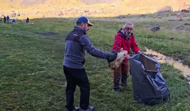 Dağcılar, Cilo Dağları ve Cennet Cehennem Vadisi'nde temizlik yaptı