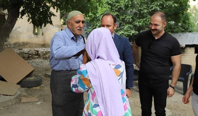 Kaymakam Akpınar, 11 yıldır küs olan baba ve kızını barıştırdı