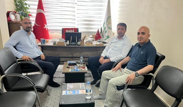 İHH Başkanı Erkaya’ya tebrik ziyaretleri sürüyor
