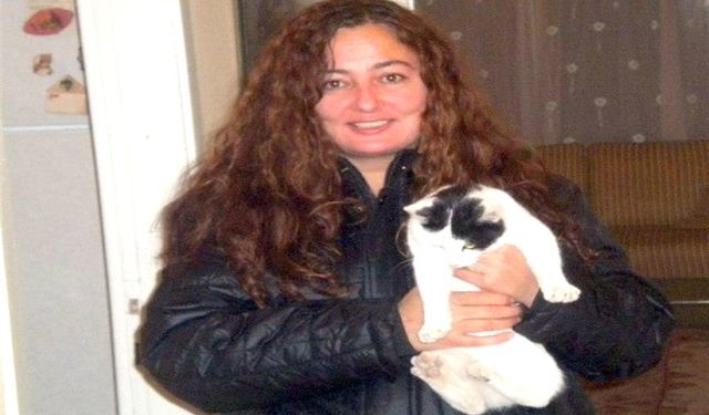 Reyhan öğretmen evinde ölü bulundu