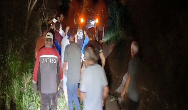 Erzurum'da otomobil sele kapıldı, içindeki kadın 150 metre sürüklendi