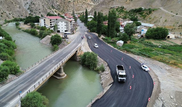 Hakkari'de eski köprüler yenileniyor