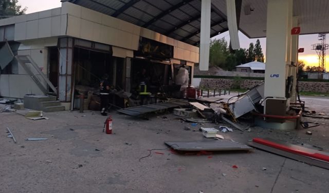 Van'da akaryakıt istasyonunda korkutan patlama: 1 yaralı